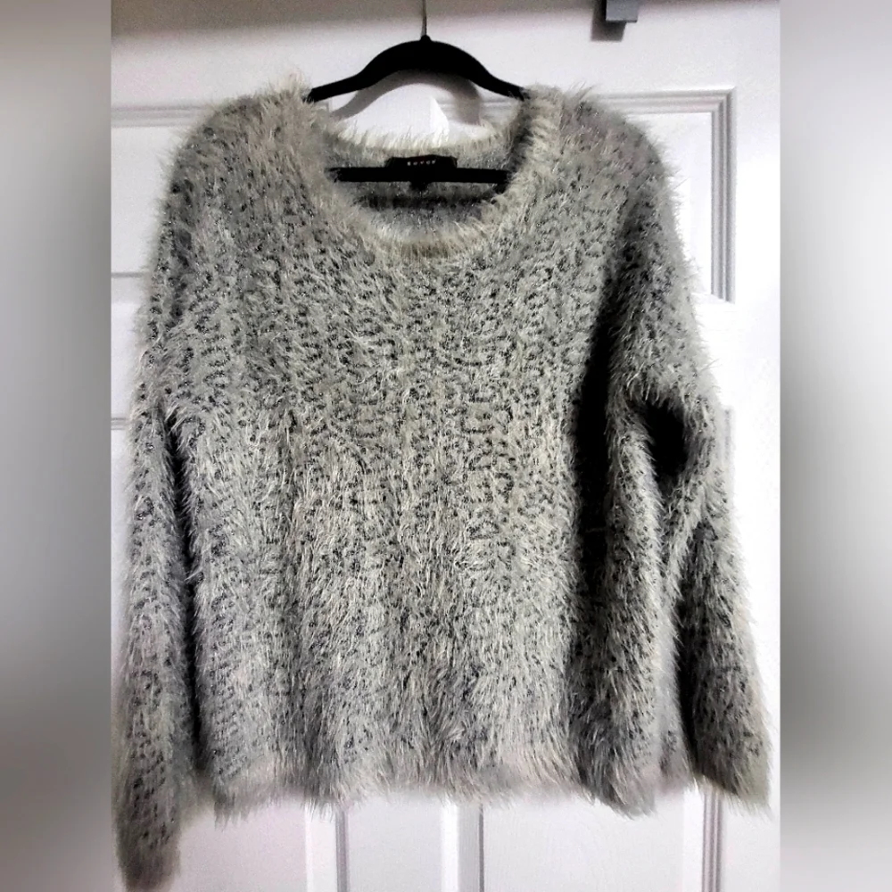 Fever - NWOT - Womens Extremely Soft, Black, Gray and Metallic  Sweater - size L